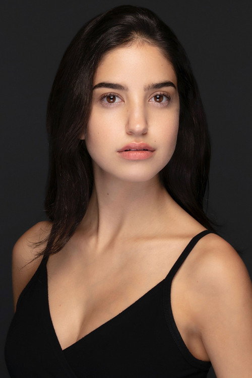 Selin Çuhadaroğlu oyuncu fotoğrafı